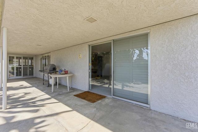 913 Elizabeth Court, Bakersfield, CA 93308