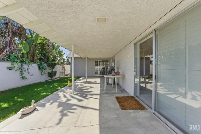 913 Elizabeth Court, Bakersfield, CA 93308