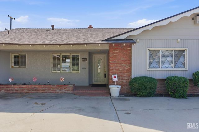913 Elizabeth Court, Bakersfield, CA 93308