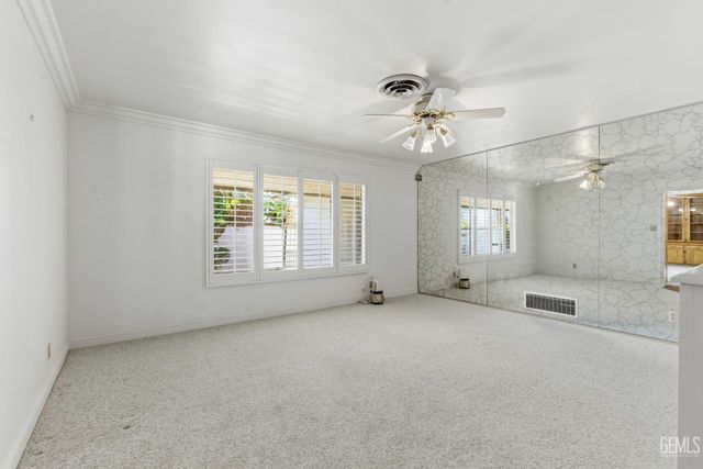 913 Elizabeth Court, Bakersfield, CA 93308