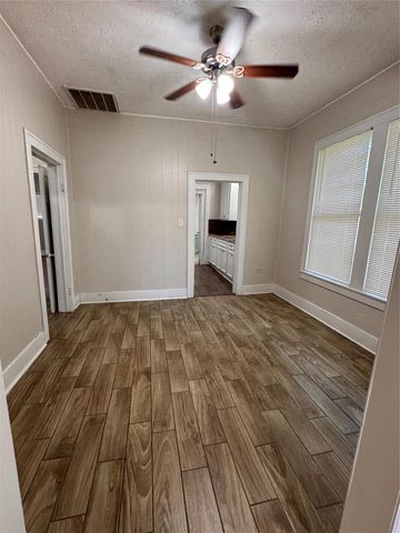 7206 Avenue B, Houston, TX 77011