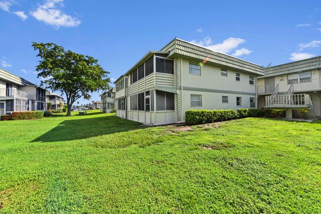233 Monaco Boulevard E, Delray Beach, FL 33446