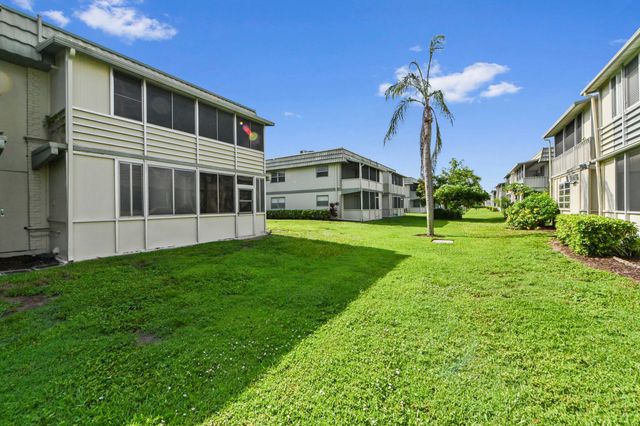233 Monaco Boulevard E, Delray Beach, FL 33446
