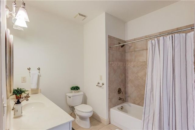 2240 N Pear Grove Court, Jefferson, GA 30549