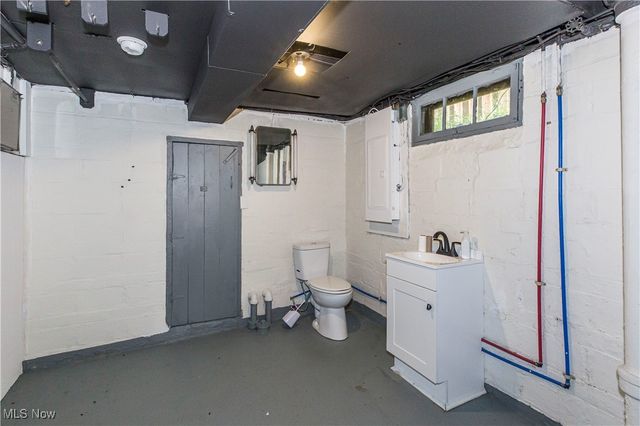 457 S Firestone Boulevard, Akron, OH 44301