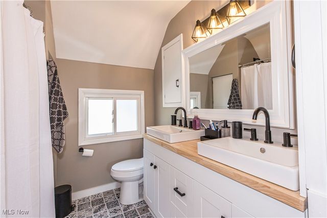 457 S Firestone Boulevard, Akron, OH 44301