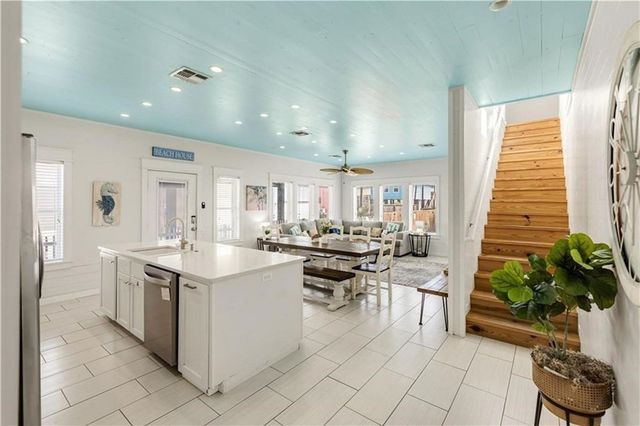 318 S Station St 1, Port Aransas, TX 78373