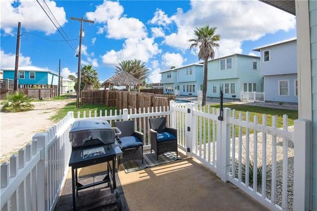 318 S Station St 1, Port Aransas, TX 78373