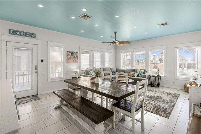 318 S Station St 1, Port Aransas, TX 78373