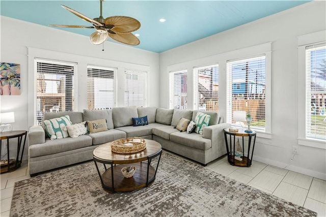 318 S Station St 1, Port Aransas, TX 78373