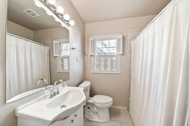 5 S ALICIA DR, Memphis, TN 38112