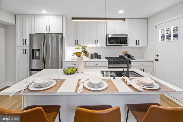 8221 STEWARTON CT, Severn, MD 21144