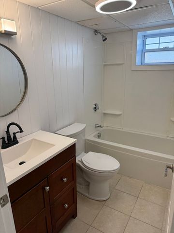 187 Taylor Ave 1, Plymouth, MA 02360