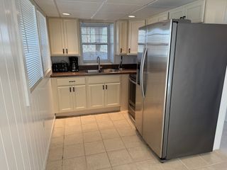 187 Taylor Ave 1, Plymouth, MA 02360