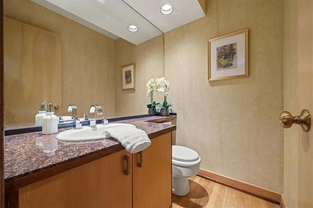 6600 Overhill Road, Mission Hills, KS 66208