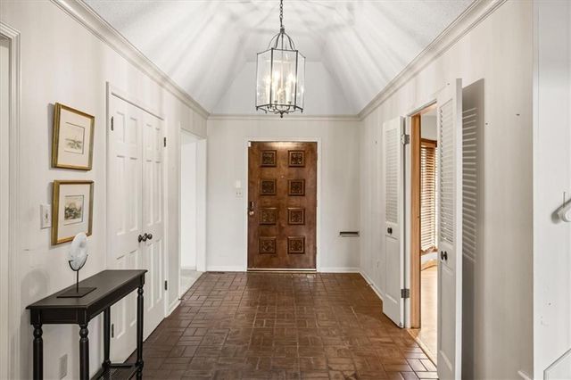 6600 Overhill Road, Mission Hills, KS 66208