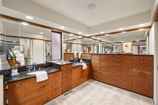 6600 Overhill Road, Mission Hills, KS 66208