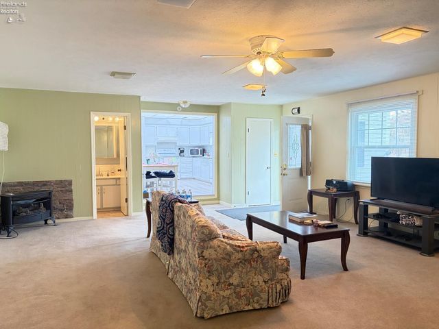 3104 Hull Road, Huron, OH 44839