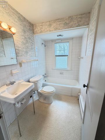 3104 Hull Road, Huron, OH 44839