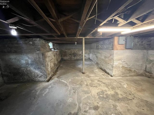 3104 Hull Road, Huron, OH 44839