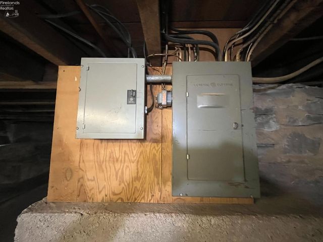 3104 Hull Road, Huron, OH 44839