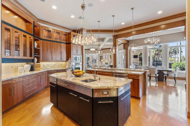 369 Sweet Bay Avenue, Plantation, FL 33324