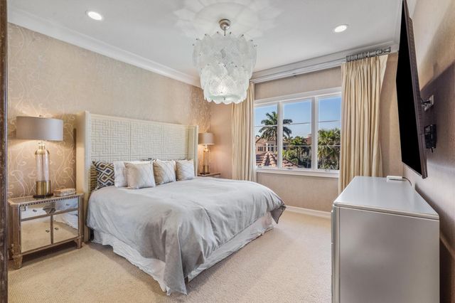 369 Sweet Bay Avenue, Plantation, FL 33324