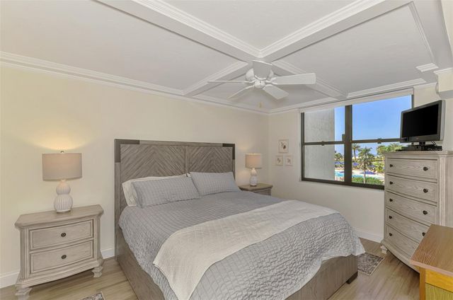 5790 MIDNIGHT PASS ROAD 209, Sarasota, FL 34242