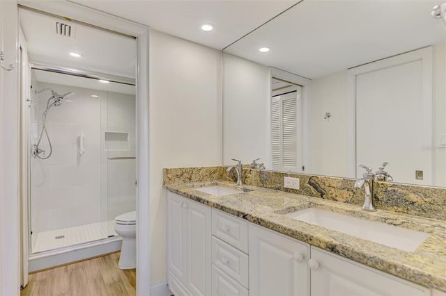 5790 MIDNIGHT PASS ROAD 209, Sarasota, FL 34242
