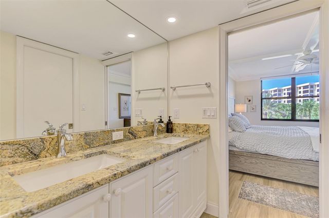 5790 MIDNIGHT PASS ROAD 209, Sarasota, FL 34242