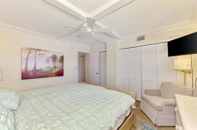 5790 MIDNIGHT PASS ROAD 209, Sarasota, FL 34242
