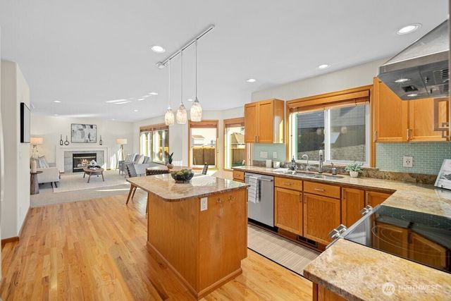 19811 13th Place W, Lynnwood, WA 98036