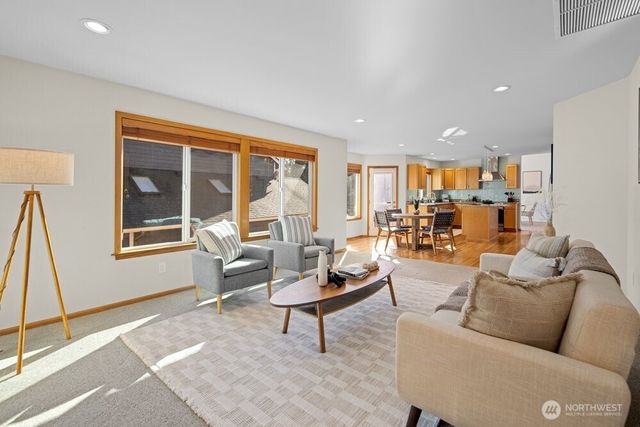 19811 13th Place W, Lynnwood, WA 98036