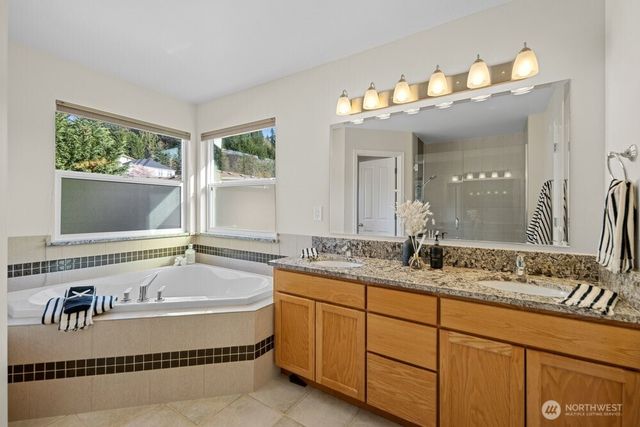 19811 13th Place W, Lynnwood, WA 98036