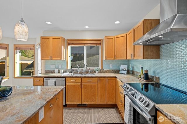 19811 13th Place W, Lynnwood, WA 98036