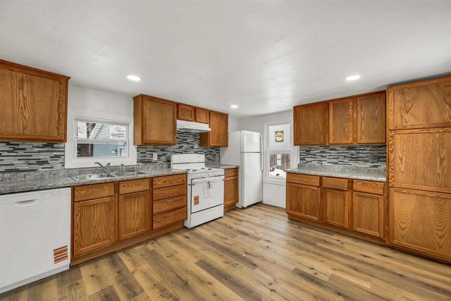 412 FORT HOWARD AVENUE, De Pere, WI 54115