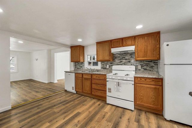 412 FORT HOWARD AVENUE, De Pere, WI 54115