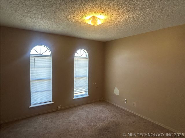 2444 S 121st East Avenue, Tulsa, OK 74129