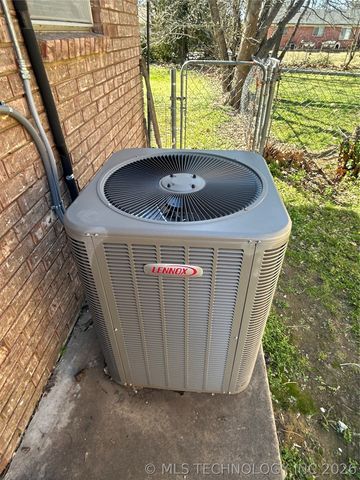 2444 S 121st East Avenue, Tulsa, OK 74129