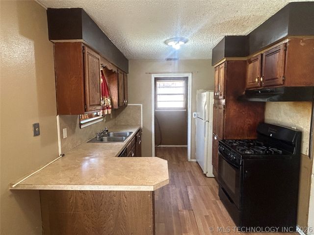 2444 S 121st East Avenue, Tulsa, OK 74129