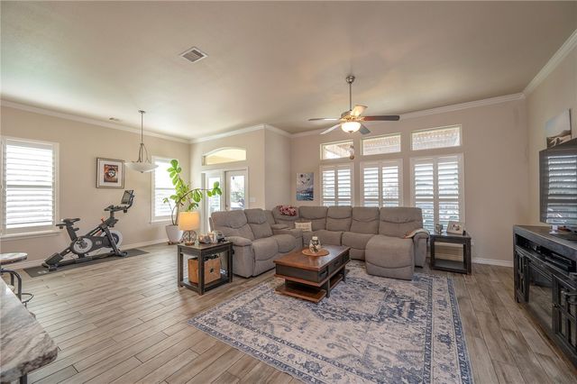 7817 Rancho Vista Blvd W, Corpus Christi, TX 78414