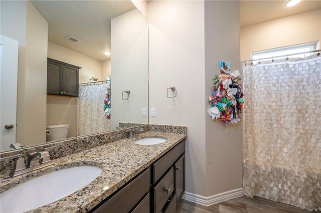 7817 Rancho Vista Blvd W, Corpus Christi, TX 78414