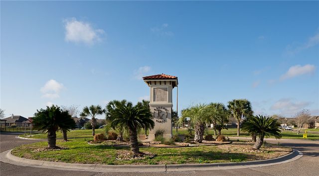 7817 Rancho Vista Blvd W, Corpus Christi, TX 78414