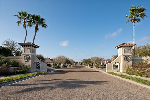 7817 Rancho Vista Blvd W, Corpus Christi, TX 78414