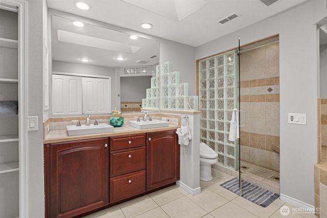 2958 Kennewick Pl Place NE, Renton, WA 98056