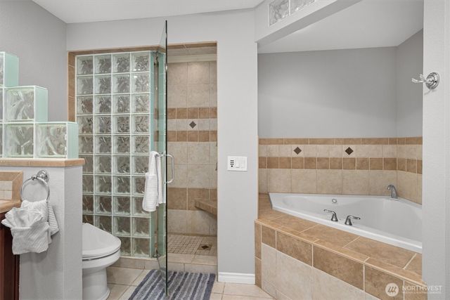 2958 Kennewick Pl Place NE, Renton, WA 98056