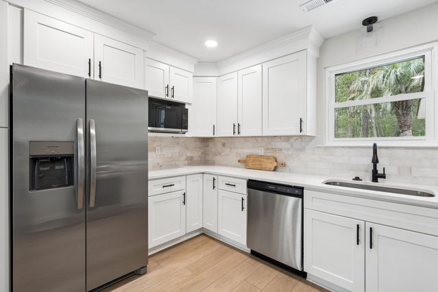 230 Smythe Drive, Summerville, SC 29485