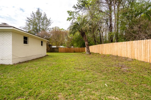 230 Smythe Drive, Summerville, SC 29485