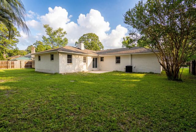 230 Smythe Drive, Summerville, SC 29485