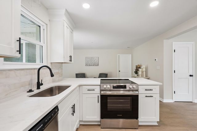 230 Smythe Drive, Summerville, SC 29485